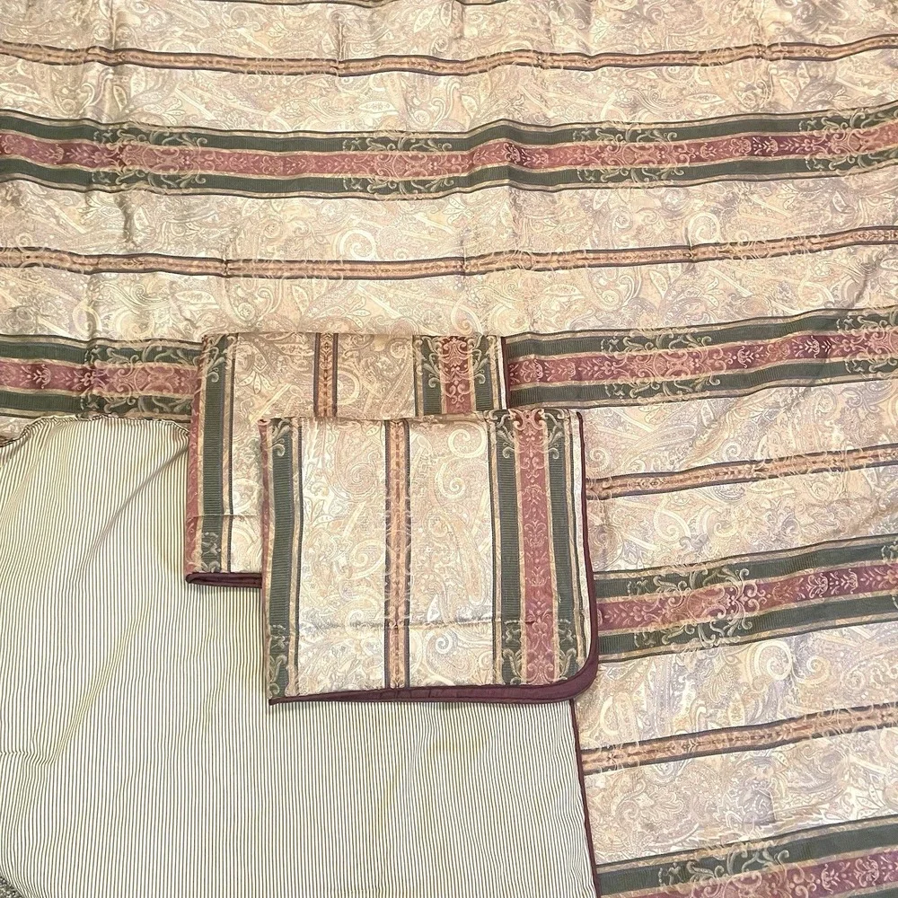 Croscill Dover Manor Dunhill Queen Comforter 2 Shams Old Money Stripe Red‎ Green